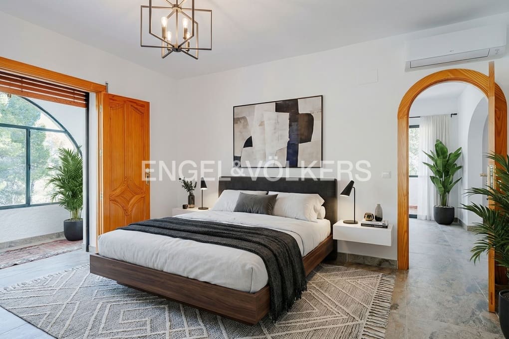 4 bedroom Villa for sale in Alhama Springs with pool garage - € 685,000 (Ref: 9480717)