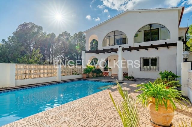 4 quarto Moradia para venda em Alhama Springs, Altea com piscina garagem - 685 000 € (Ref: 9480717)