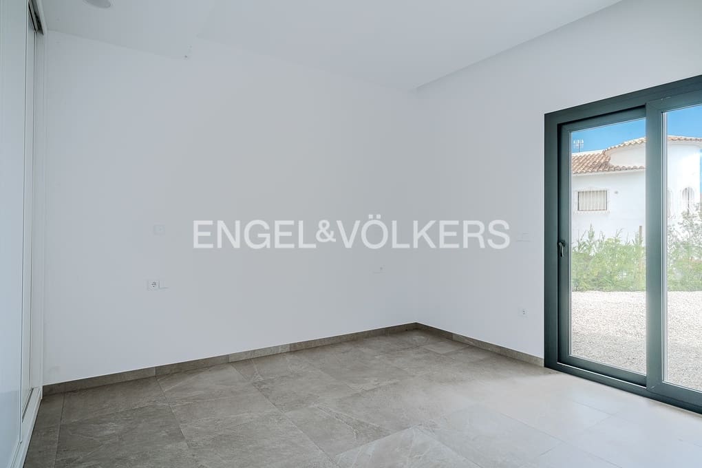 3 bedroom Villa for sale in Benissa with pool garage - € 1,175,000 (Ref: 9487957)