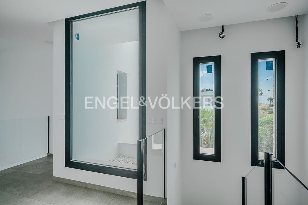 3 bedroom Villa for sale in Benissa with pool garage - € 1,175,000 (Ref: 9487957)