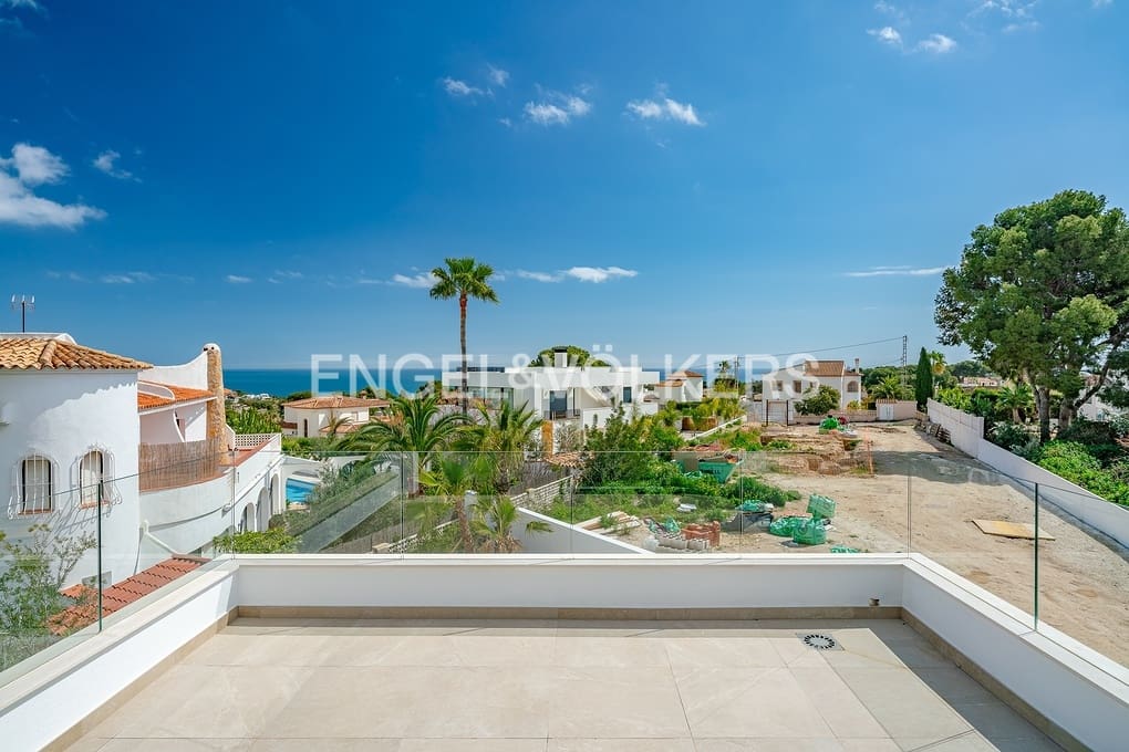3 bedroom Villa for sale in Benissa with pool garage - € 1,175,000 (Ref: 9487957)