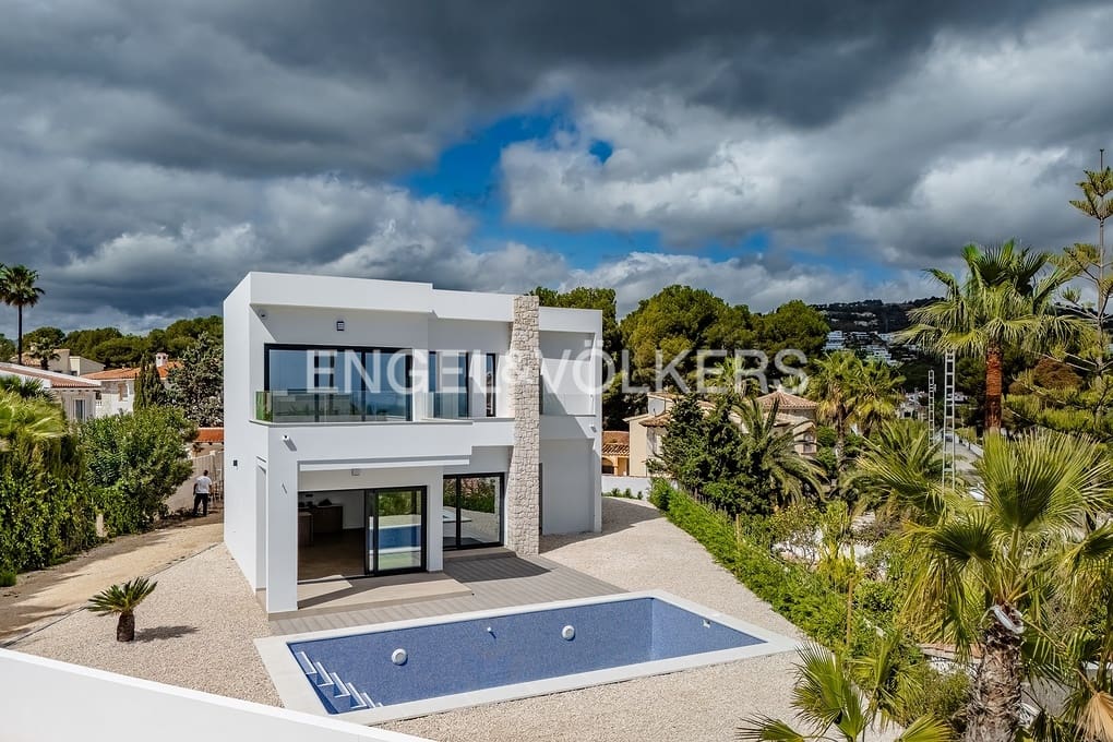 3 bedroom Villa for sale in Benissa with pool garage - € 1,175,000 (Ref: 9487957)