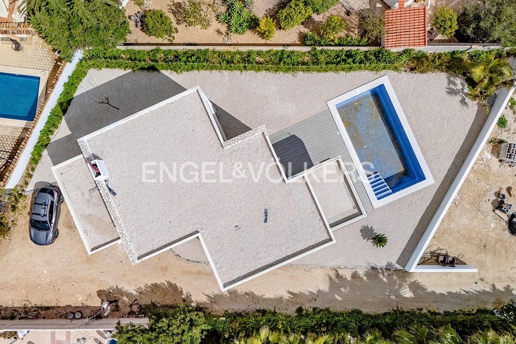 3 bedroom Villa for sale in Benissa with pool garage - € 1,175,000 (Ref: 9487957)