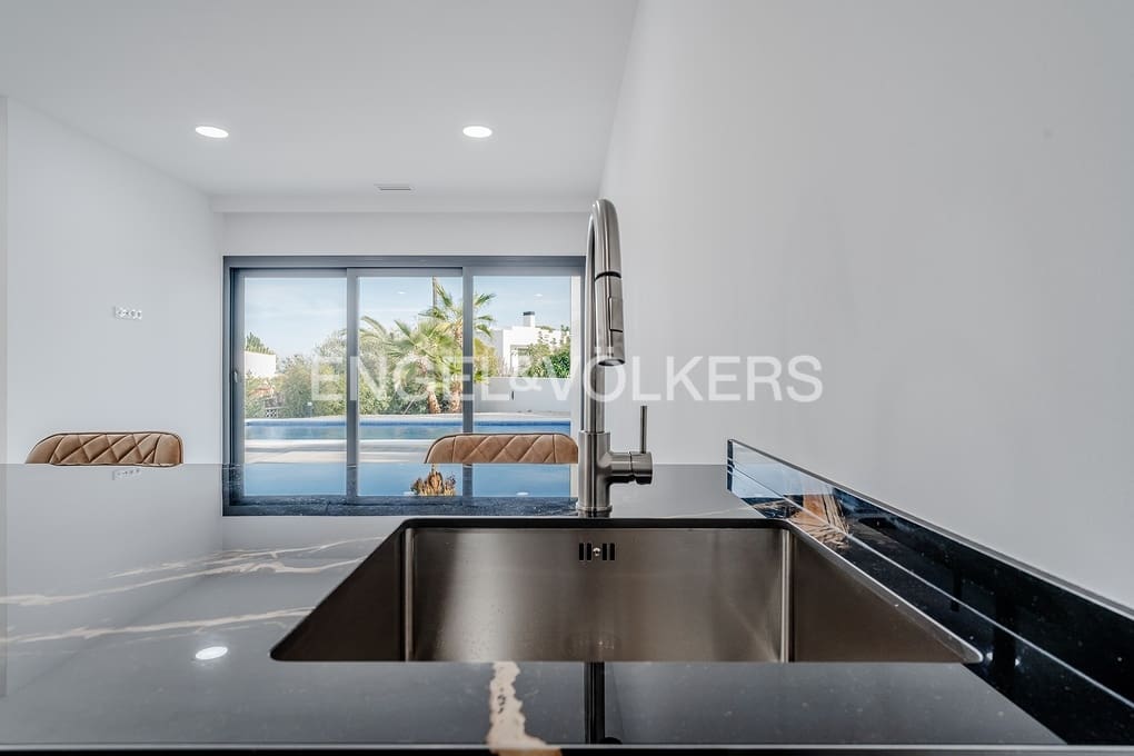 3 soverom Villa til salgs i Benissa med svømmebasseng garasje - € 1 175 000 (Ref: 9487957)