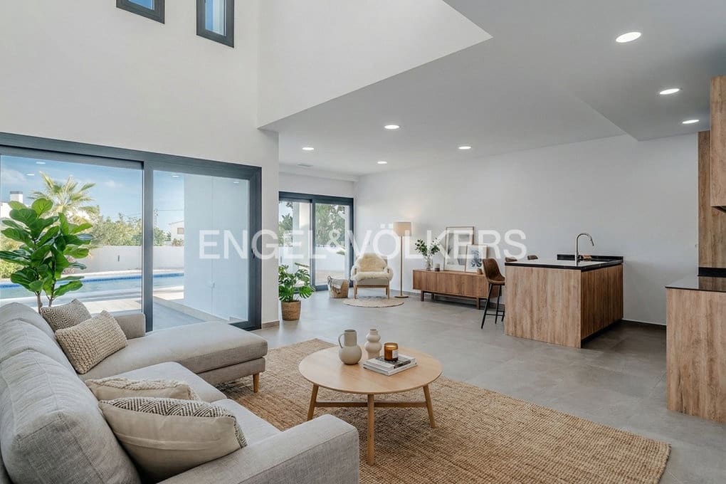 3 soveværelse Villa til salg i Benissa med swimmingpool garage - € 1.175.000 (Ref: 9487957)