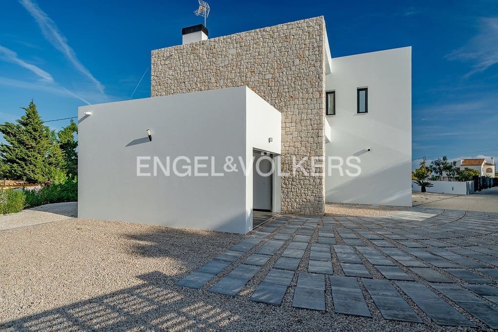 3 soveværelse Villa til salg i Benissa med swimmingpool garage - € 1.175.000 (Ref: 9487957)
