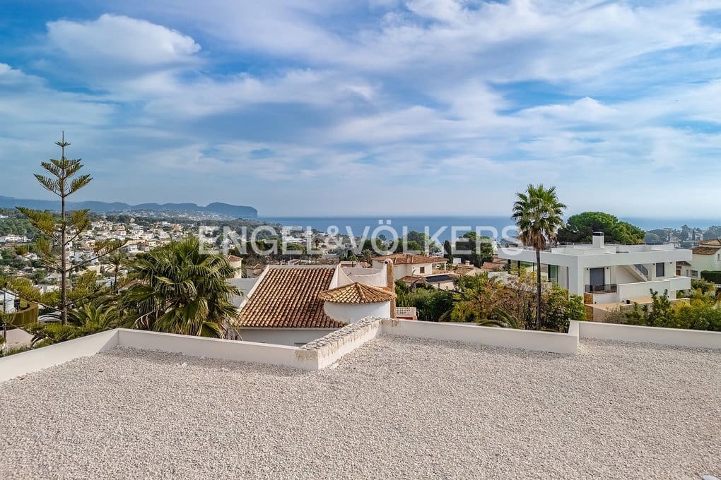 3 soveværelse Villa til salg i Benissa med swimmingpool garage - € 1.175.000 (Ref: 9487957)