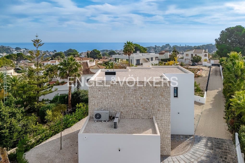 3 soveværelse Villa til salg i Benissa med swimmingpool garage - € 1.175.000 (Ref: 9487957)