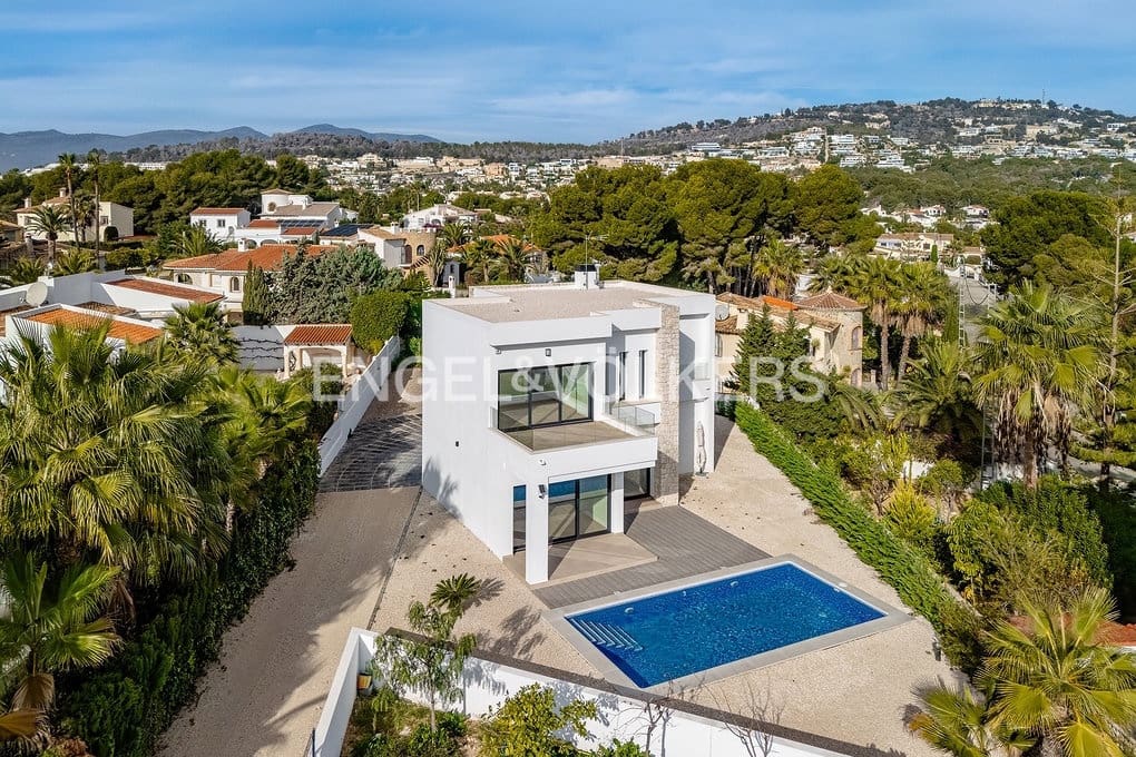 3 soveværelse Villa til salg i Benissa med swimmingpool garage - € 1.175.000 (Ref: 9487957)