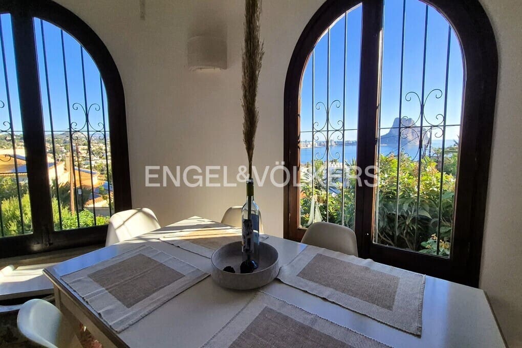 3 bedroom Villa for sale in Calpe / Calp with pool garage - € 525,000 (Ref: 9488006)
