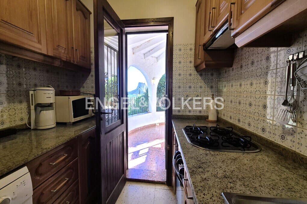 3 bedroom Villa for sale in Calpe / Calp with pool garage - € 525,000 (Ref: 9488006)