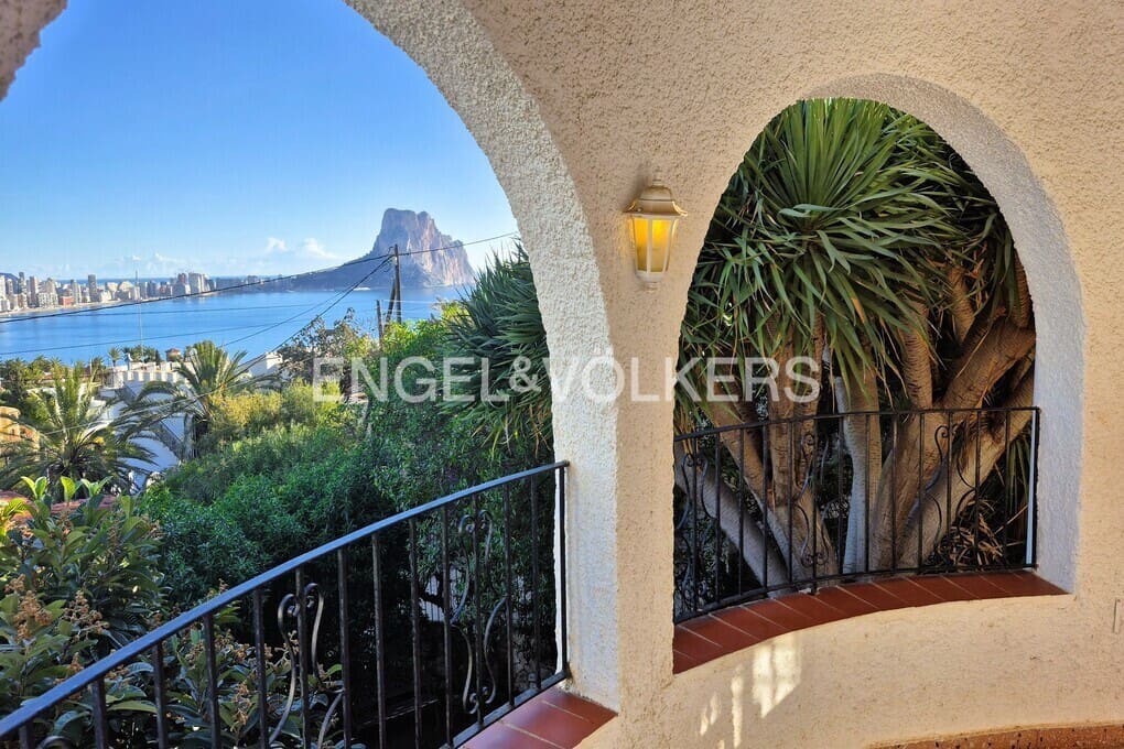 3 bedroom Villa for sale in Calpe / Calp with pool garage - € 525,000 (Ref: 9488006)