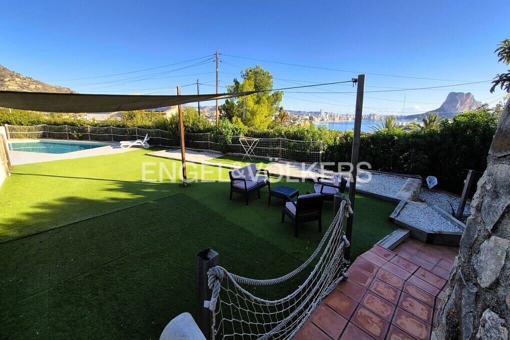 3 bedroom Villa for sale in Calpe / Calp with pool garage - € 525,000 (Ref: 9488006)