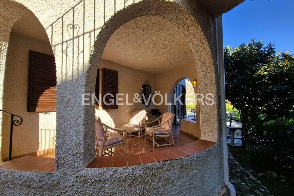 3 bedroom Villa for sale in Calpe / Calp with pool garage - € 525,000 (Ref: 9488006)