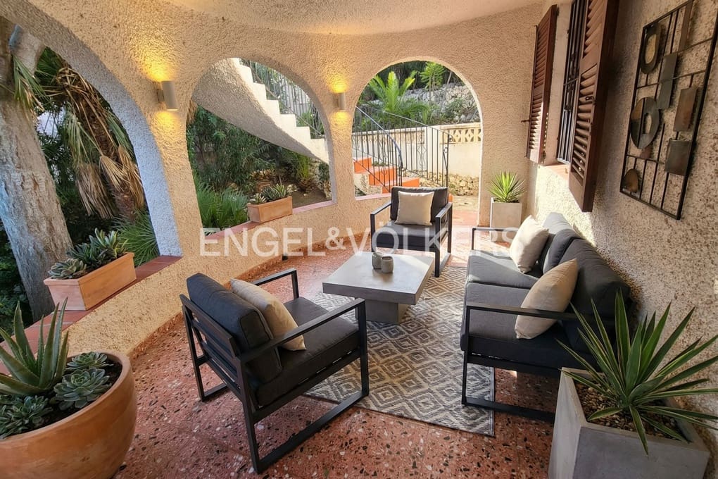 3 bedroom Villa for sale in Calpe / Calp with pool garage - € 525,000 (Ref: 9488006)