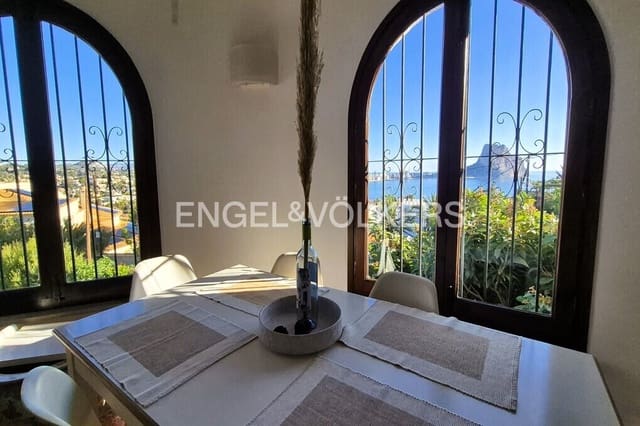 3 bedroom Villa for sale in Calpe / Calp with pool garage - € 525,000 (Ref: 9488006)