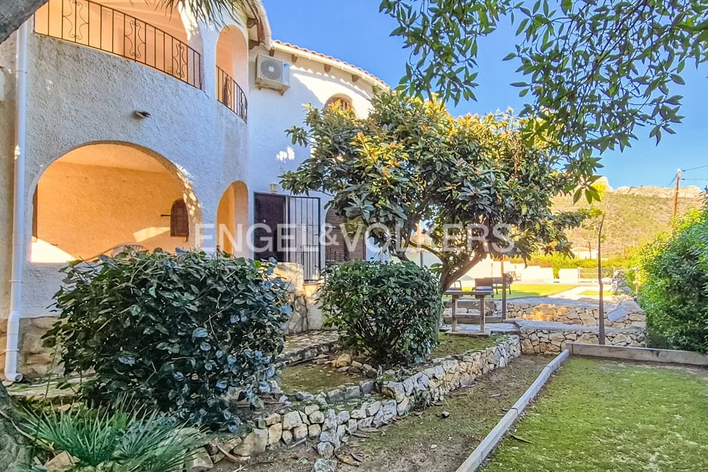 3 bedroom Villa for sale in Calpe / Calp with pool garage - € 525,000 (Ref: 9488006)