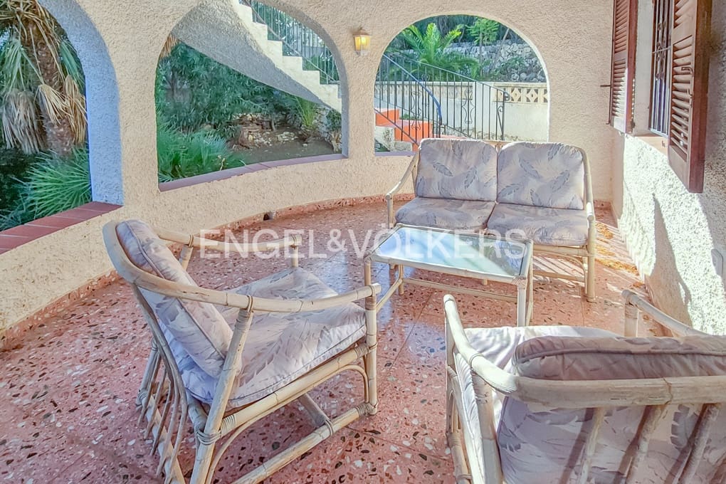 3 bedroom Villa for sale in Calpe / Calp with pool garage - € 525,000 (Ref: 9488006)
