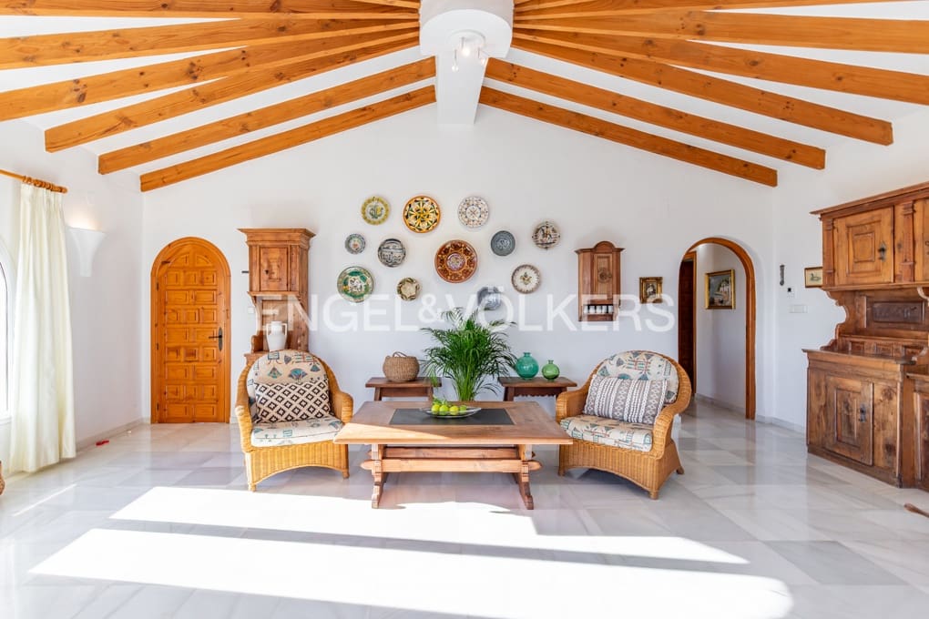 4 bedroom Villa for sale in Cumbre del Sol with pool garage - € 1,198,000 (Ref: 9490932)