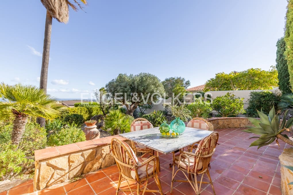 4 bedroom Villa for sale in Cumbre del Sol with pool garage - € 1,198,000 (Ref: 9490932)