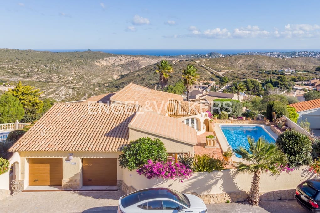 4 bedroom Villa for sale in Cumbre del Sol with pool garage - € 1,198,000 (Ref: 9490932)