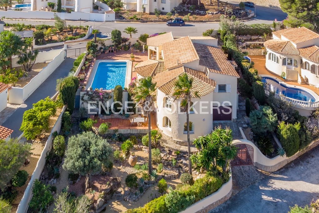 4 bedroom Villa for sale in Cumbre del Sol with pool garage - € 1,198,000 (Ref: 9490932)