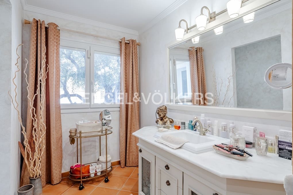 4 soveværelse Villa til salg i Calpe / Calp med swimmingpool garage - € 899.000 (Ref: 9532559)