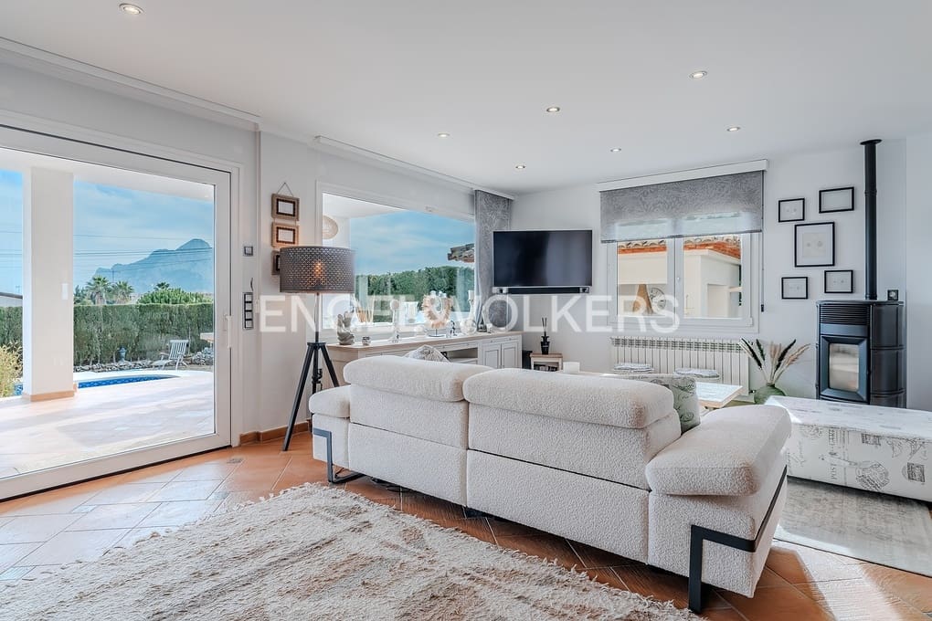 4 soveværelse Villa til salg i Calpe / Calp med swimmingpool garage - € 899.000 (Ref: 9532559)