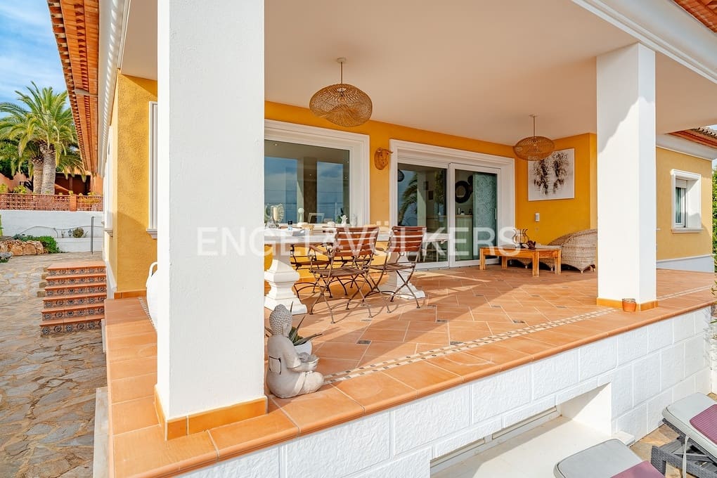 4 soveværelse Villa til salg i Calpe / Calp med swimmingpool garage - € 899.000 (Ref: 9532559)