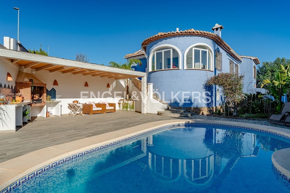 3 soveværelse Villa til salg i Calpe / Calp med swimmingpool garage - € 765.000 (Ref: 9566804)