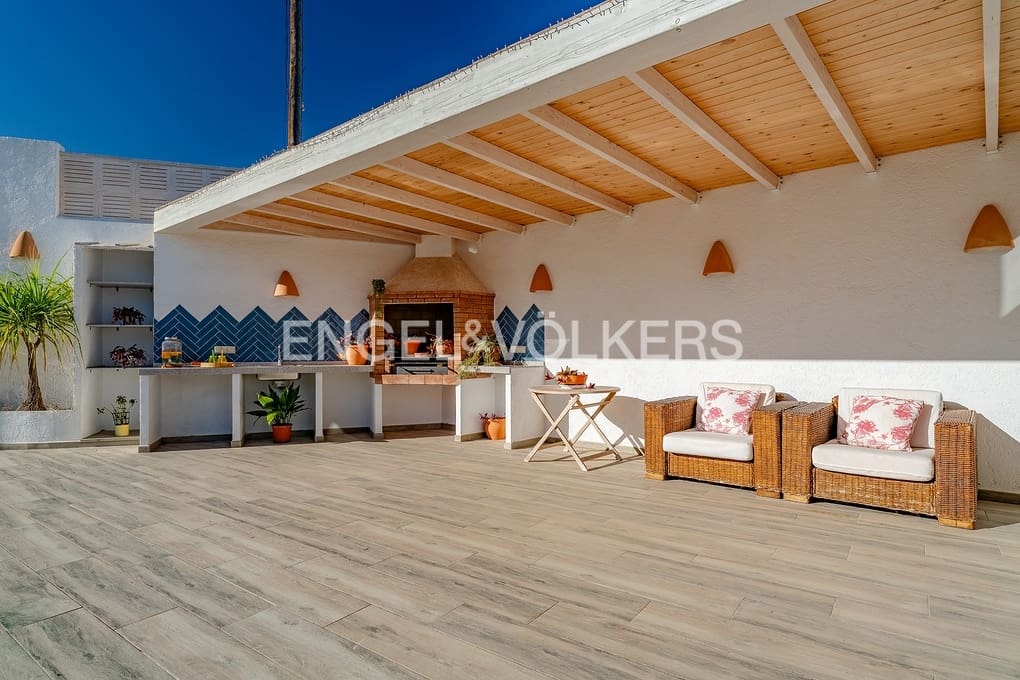 3 soveværelse Villa til salg i Calpe / Calp med swimmingpool garage - € 765.000 (Ref: 9566804)