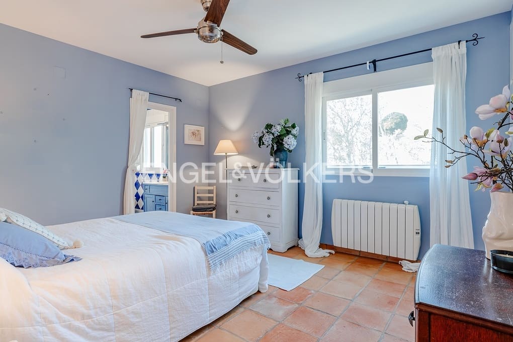 5 slaapkamer Villa te koop in Alhama Springs met zwembad garage - € 750.000 (Ref: 9606774)