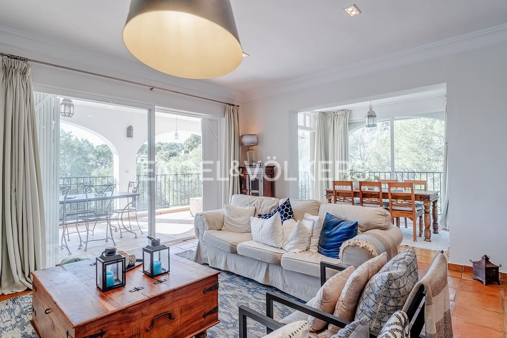 5 slaapkamer Villa te koop in Alhama Springs met zwembad garage - € 750.000 (Ref: 9606774)