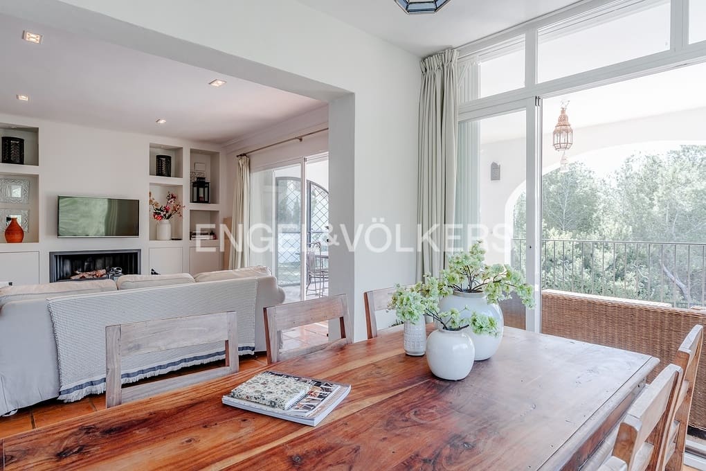 5 slaapkamer Villa te koop in Alhama Springs met zwembad garage - € 750.000 (Ref: 9606774)