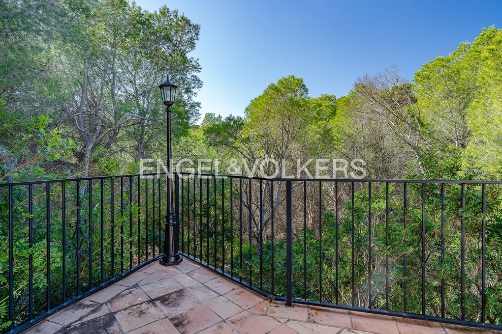 5 slaapkamer Villa te koop in Alhama Springs met zwembad garage - € 750.000 (Ref: 9606774)