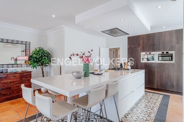 5 chambre Villa/Maison à vendre à Altea avec piscine garage - 750 000 € (Ref: 9606774)