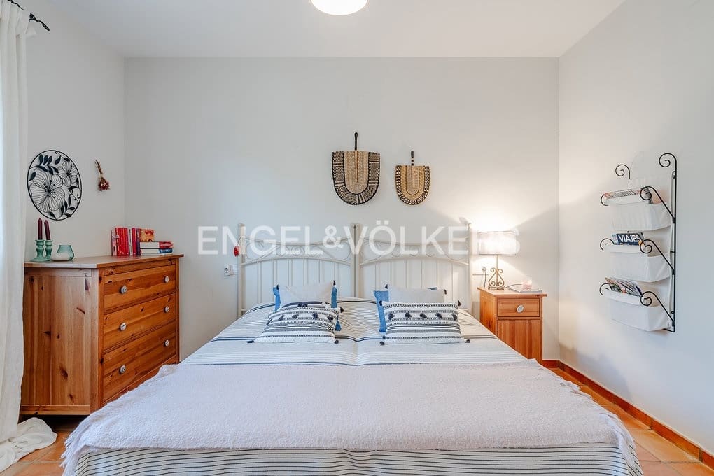 5 bedroom Villa for sale in Altea with pool garage - € 750,000 (Ref: 9606774)