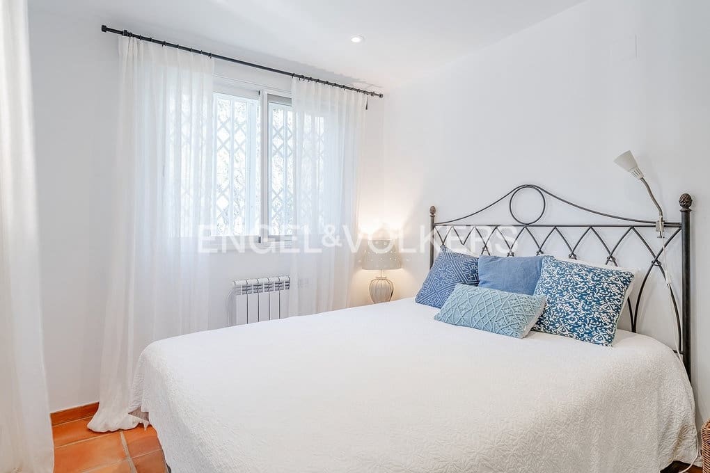 5 bedroom Villa for sale in Altea with pool garage - € 750,000 (Ref: 9606774)