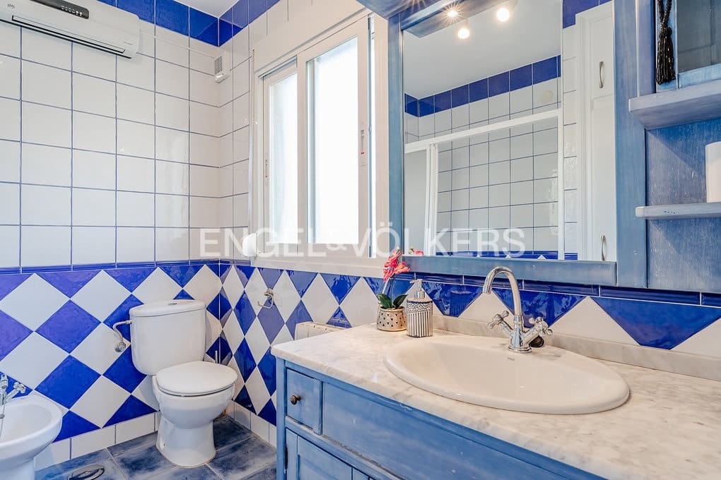 5 bedroom Villa for sale in Altea with pool garage - € 750,000 (Ref: 9606774)