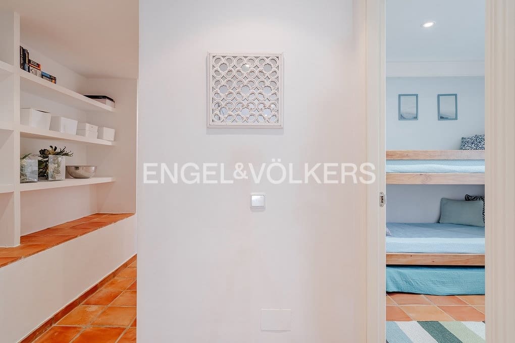 5 bedroom Villa for sale in Altea with pool garage - € 750,000 (Ref: 9606774)