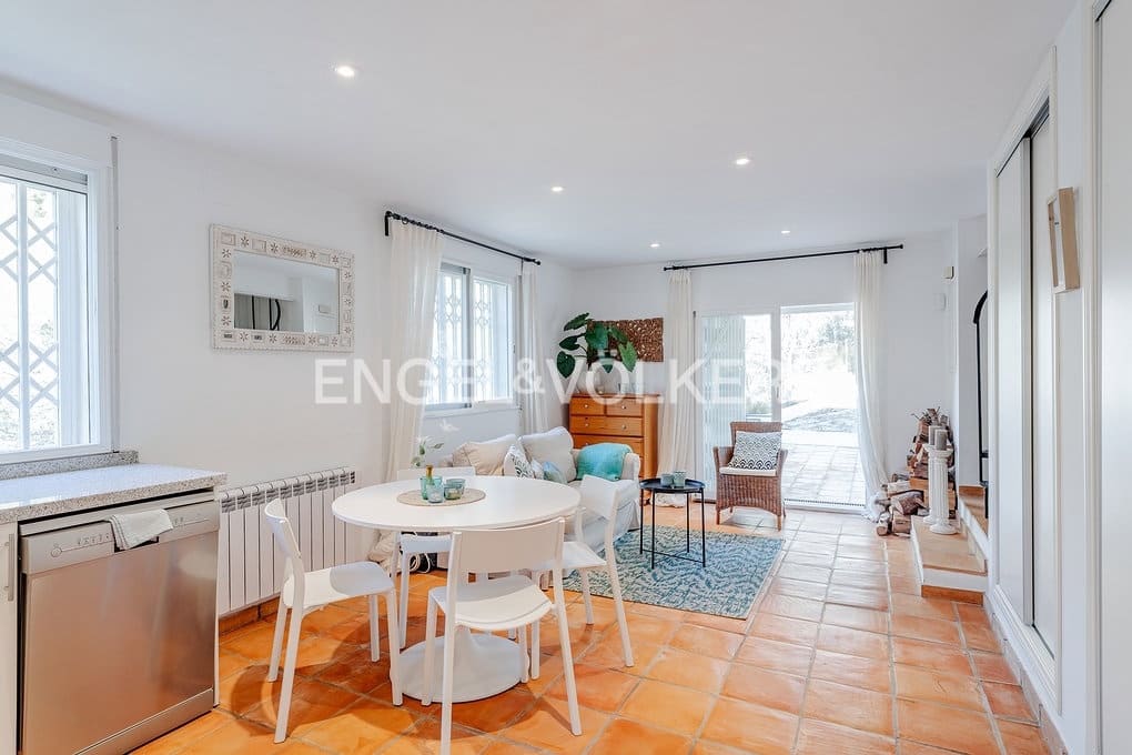 5 bedroom Villa for sale in Altea with pool garage - € 750,000 (Ref: 9606774)