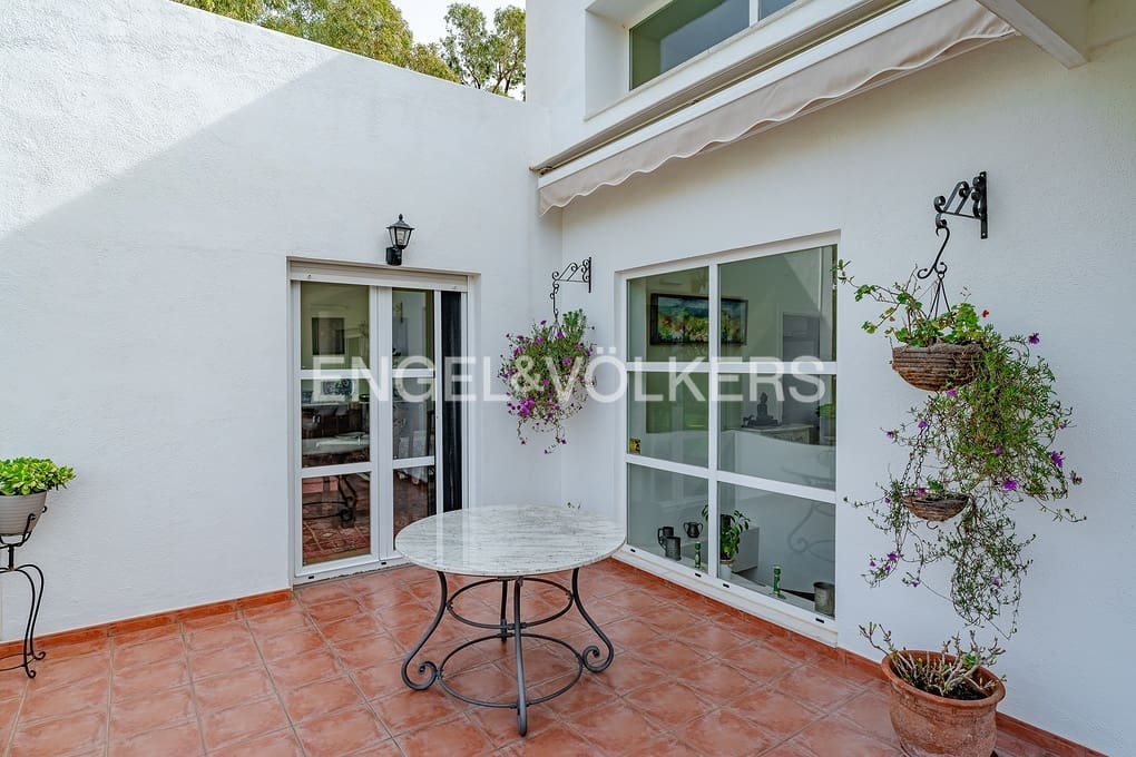 Chalet de 4 habitaciones en Altea en venta con piscina garaje - 1.295.000 € (Ref: 9626967)