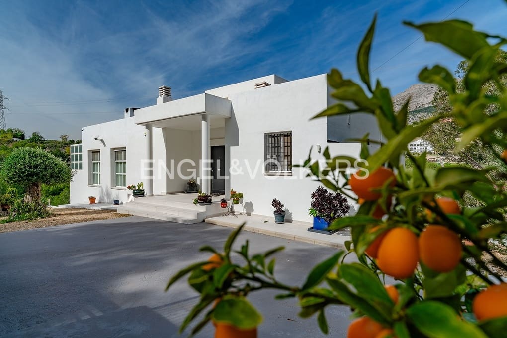 Chalet de 4 habitaciones en Altea en venta con piscina garaje - 1.295.000 € (Ref: 9626967)