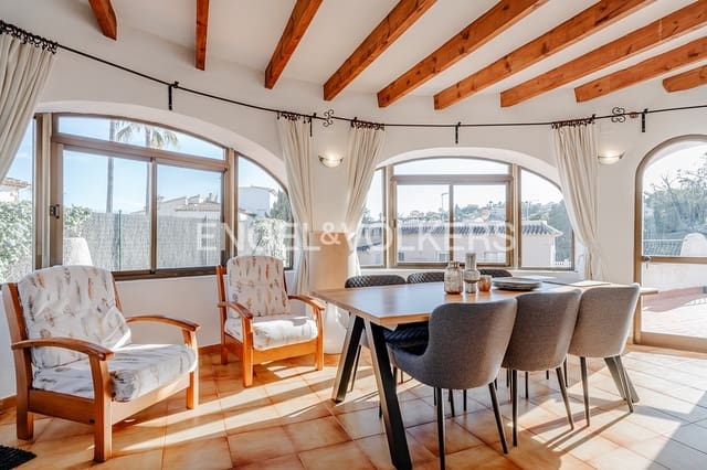 4 Zimmer Villa zu verkaufen in Benissa mit Pool Garage - 599.000 € (Ref: 9645874)