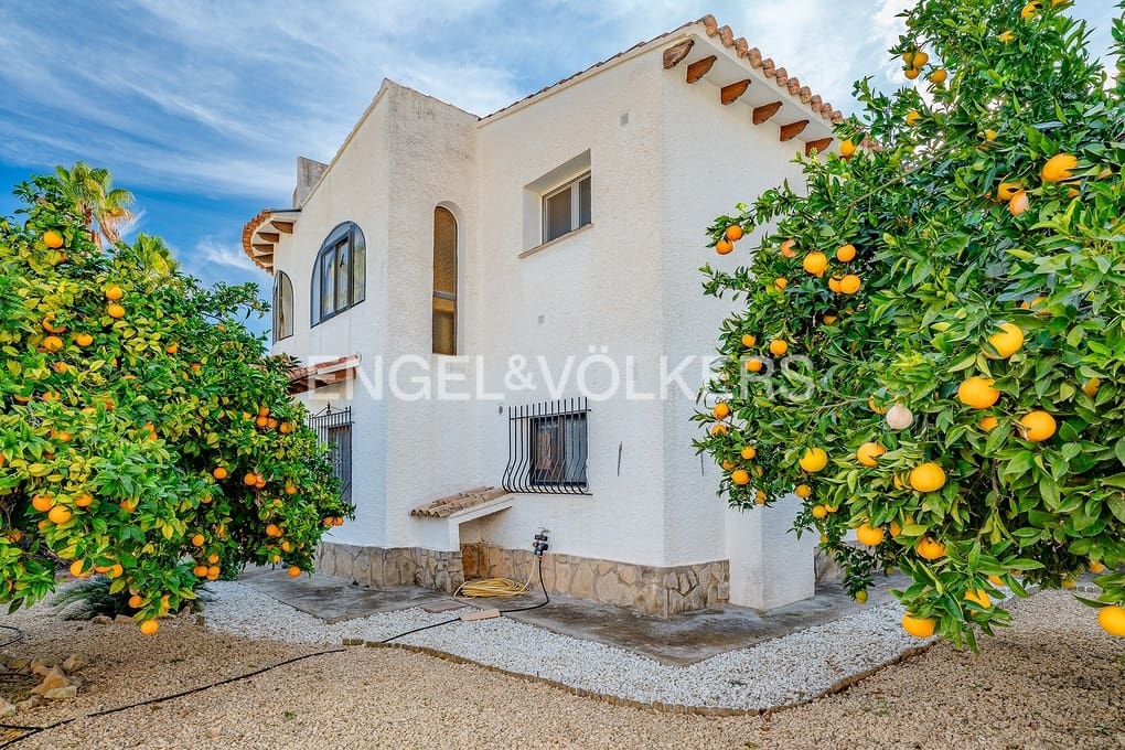 4 Zimmer Villa zu verkaufen in Benissa mit Pool Garage - 599.000 € (Ref: 9645874)