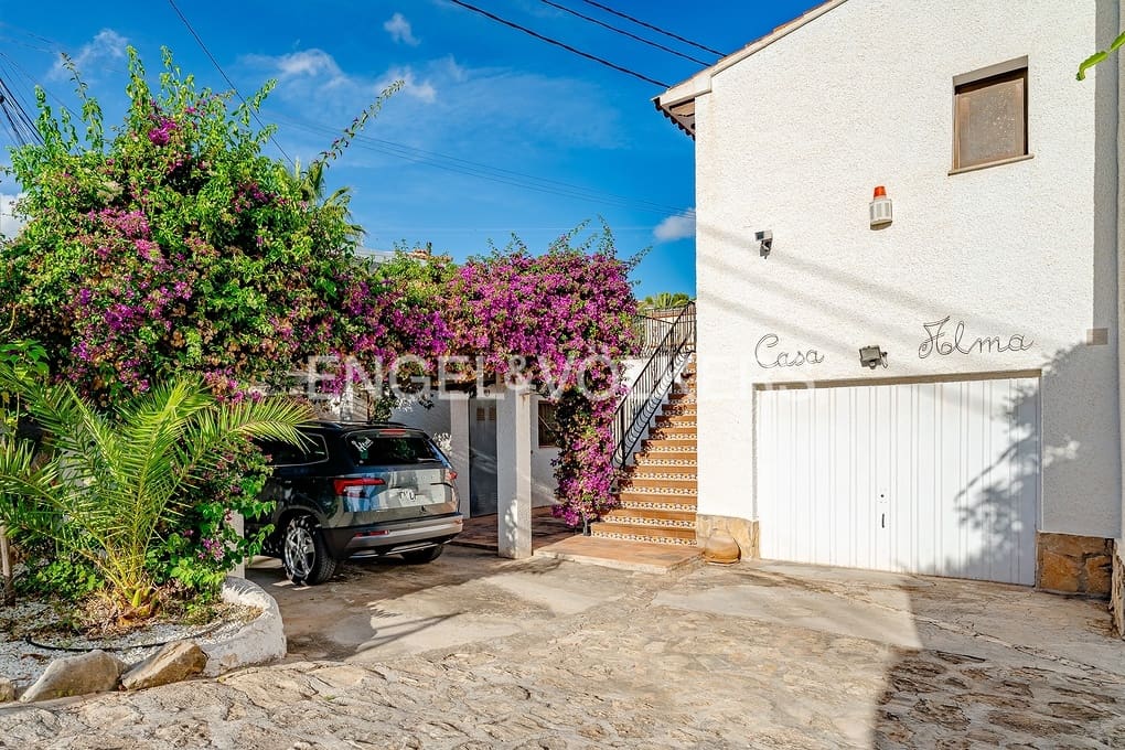 4 Zimmer Villa zu verkaufen in Benissa mit Pool Garage - 599.000 € (Ref: 9645874)