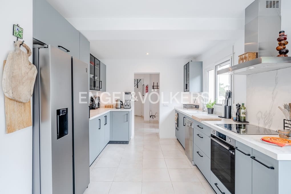 Chalet de 6 habitaciones en Calpe / Calp en venta con piscina garaje - 1.299.000 € (Ref: 9700034)