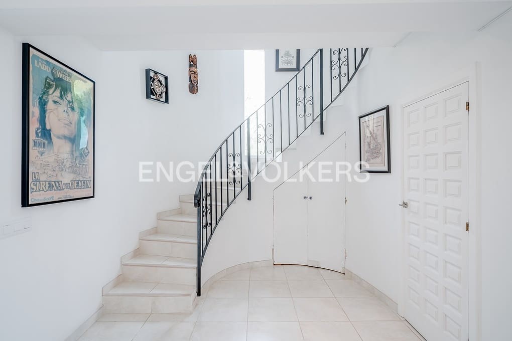 Chalet de 6 habitaciones en Calpe / Calp en venta con piscina garaje - 1.299.000 € (Ref: 9700034)