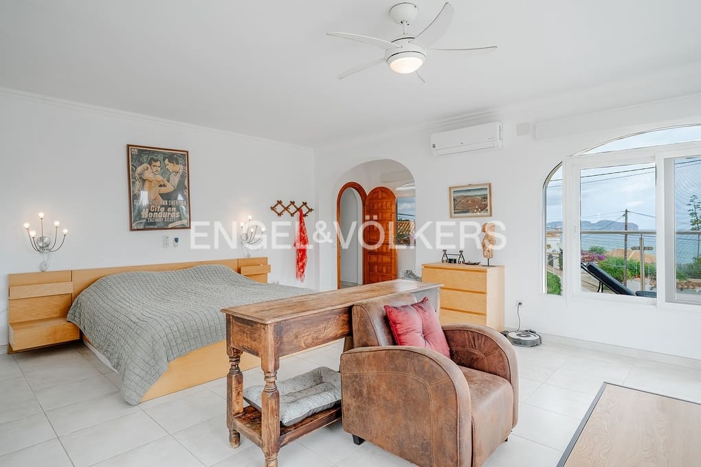 Chalet de 6 habitaciones en Calpe / Calp en venta con piscina garaje - 1.299.000 € (Ref: 9700034)