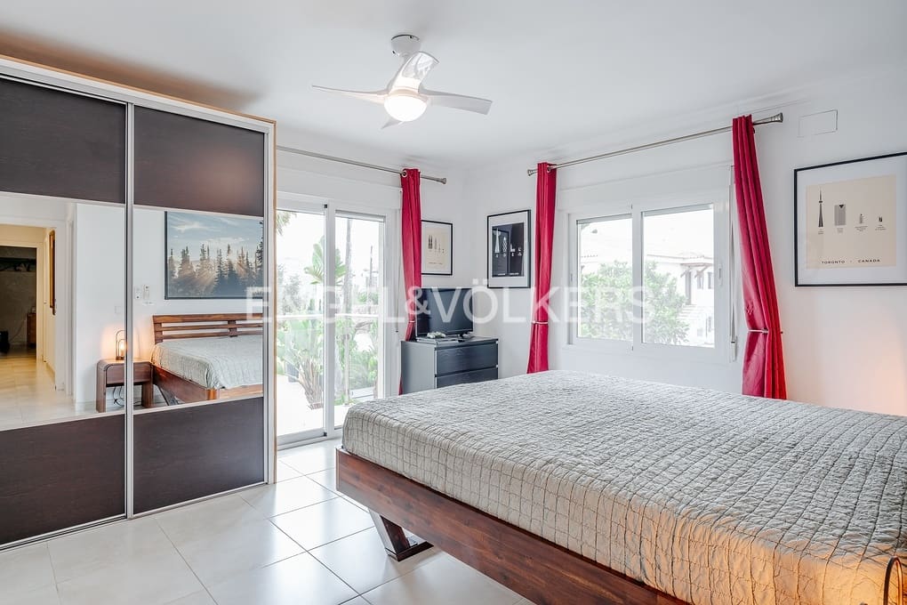 Chalet de 6 habitaciones en Calpe / Calp en venta con piscina garaje - 1.299.000 € (Ref: 9700034)